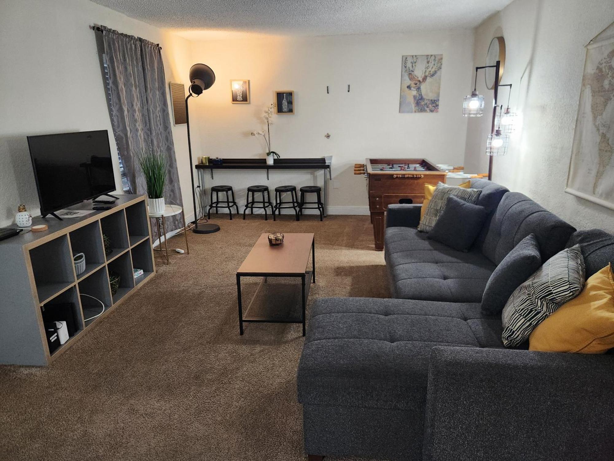 Centauri Vacation Rentals: 2-bedroom With Free Parking